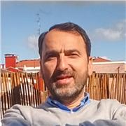 Doy clases de Derecho correspondiente al grado y Economía correspondiente a secundaria y bachillerato